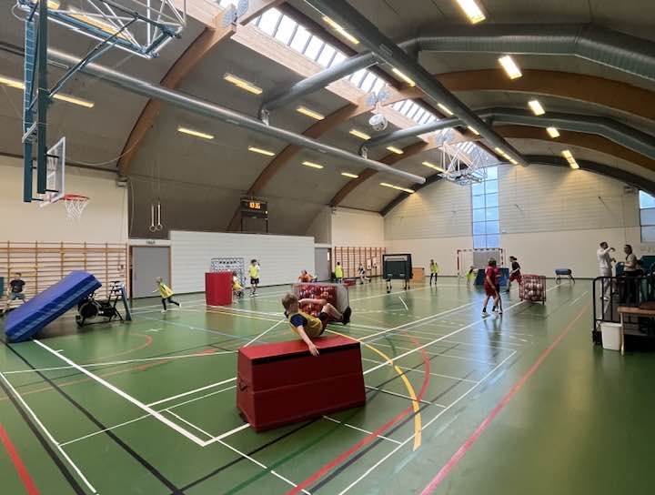 Í íþróttahúsinu á ÞIngeyri.