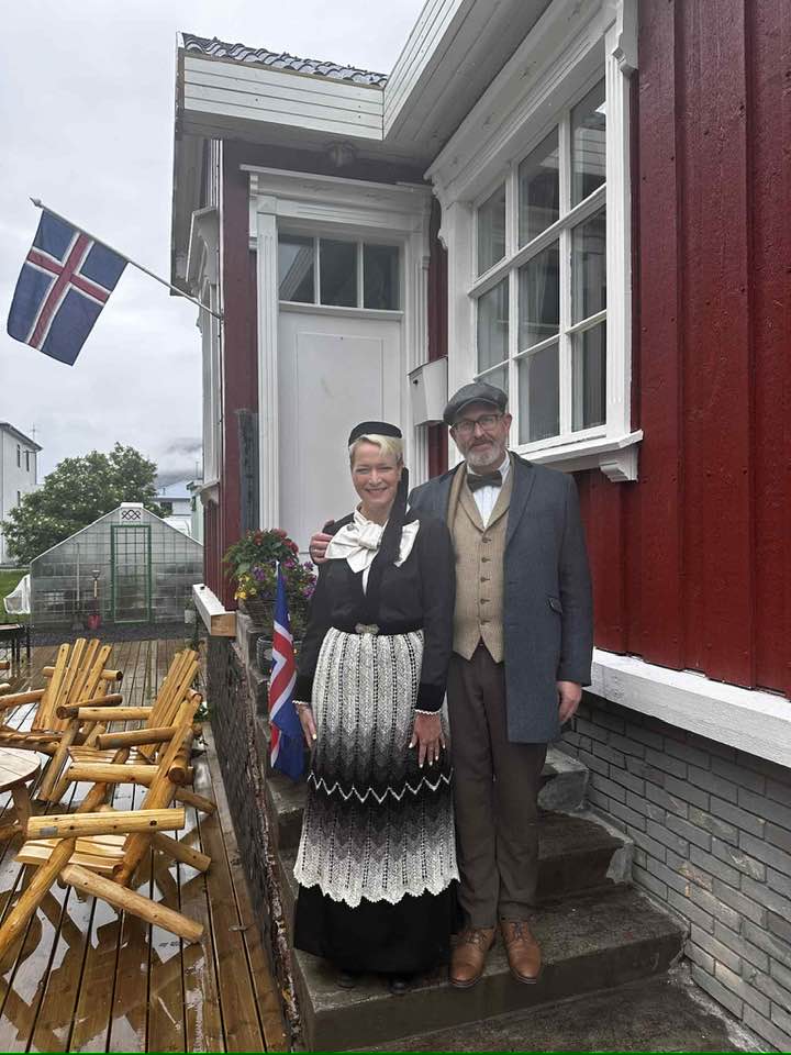 Hjónamynd á 17. júní.