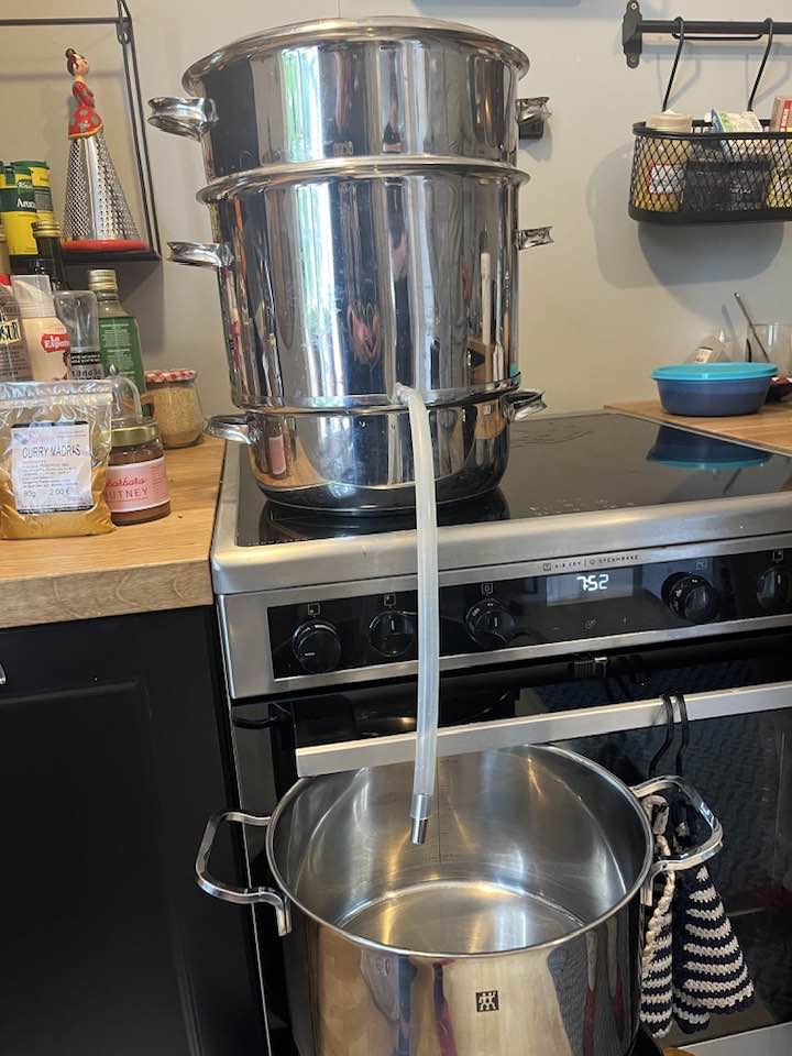 Safpottur á eldavél