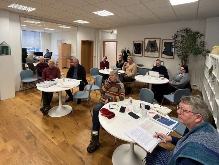 Nefndarmenn svæðisskipulagsnefndar á fundi í húsakynnum Vestfjarðastofu.