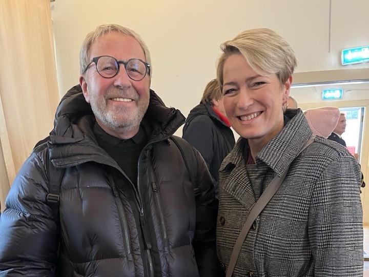 Benóný og Sigga í félagsheimilinu á Flateyri