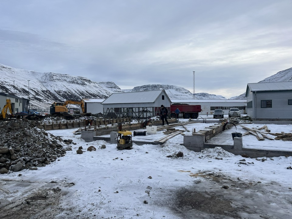 Húsgrunnur á Suðureyri