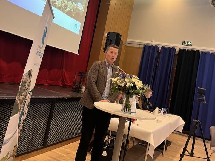 Gylfi Ólafsson í pontu á fjórðungsþingi.