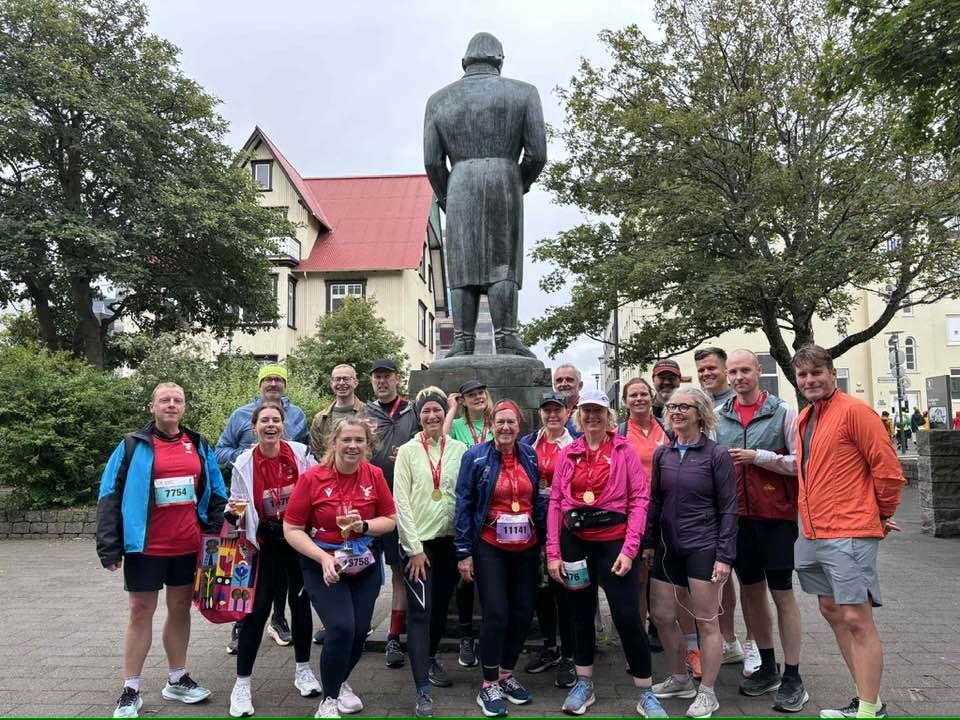 Skokkhópur Vals í Fógetagarðinum í Reykjavík.