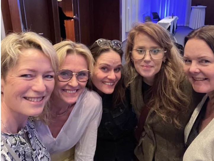 Eftir fundasetu fimmtudagsins var skellt í eina rándýra sjálfu.