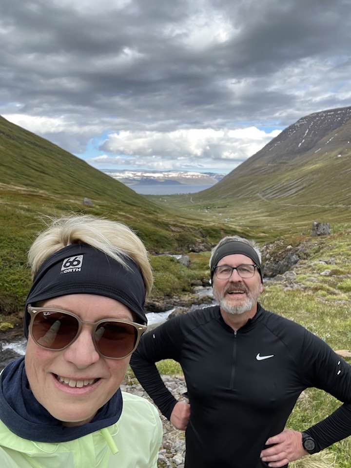 Sigríður Júlía og Dúi inni við stífluna í Hnífsdal.