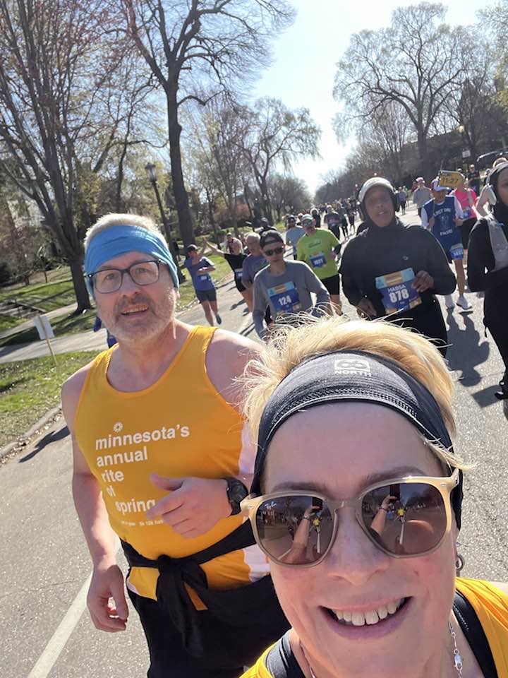 Við Dúi á hlaupum um falleg hverfi Minneapolis og Saint Paul.