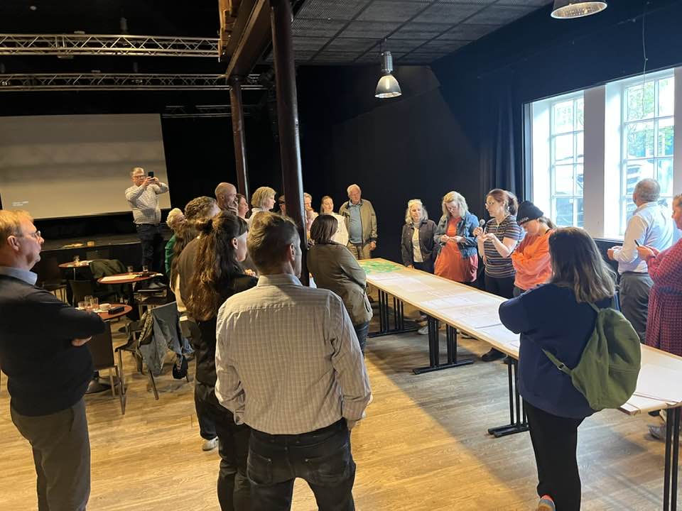 Þátttakendur á málþingi kynna hugmyndir úr hópavinnu.