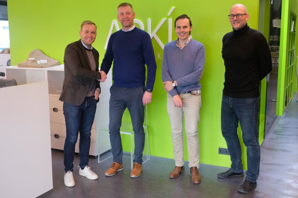 Guðmundur Gunnarsson, bæjarstjóri, Þorvarður Lárus Björgvinsson framkvæmdastjóri Arkís, Axel Rodrigu…