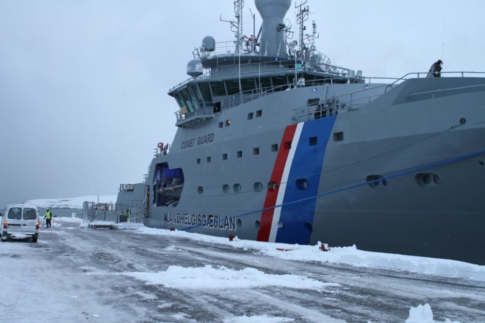 Varðskipið Þór við bryggju á Ísafirði.