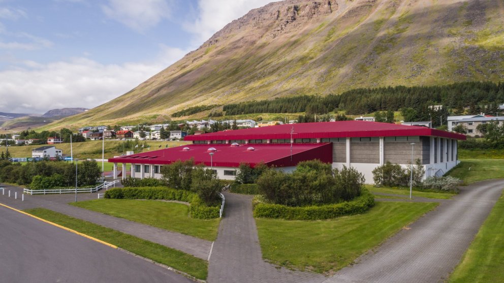 íþróttahúsið á Torfnesi.