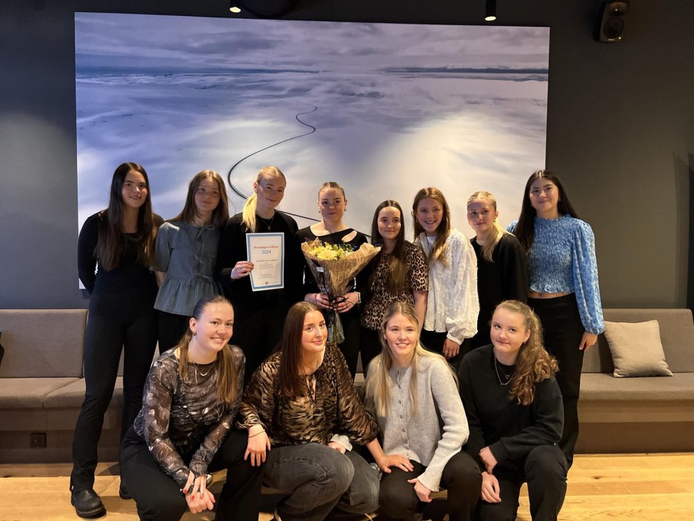 Meistaraflokkur kvenna í knattspyrnudeild Vestra hlaut hvatningarverðlaun skóla-, íþrótta- og tómstu&hellip;