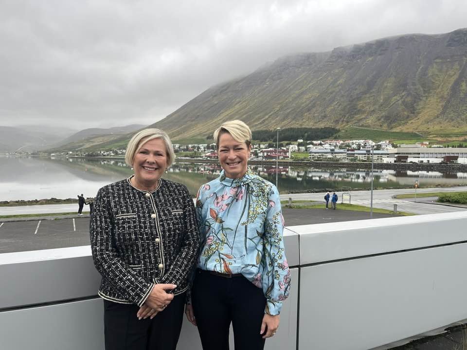 Ég og Halla forseti á svölunum við skrifstofuna mína.