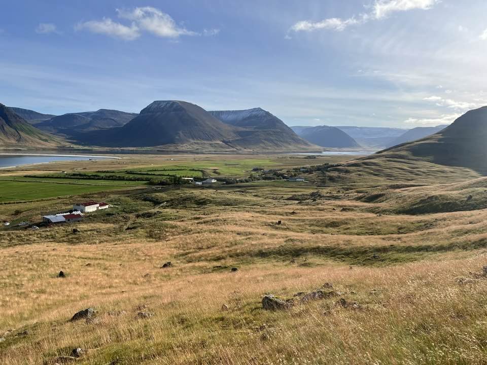 Smalað í Hjarðardal í Önundarfirði.