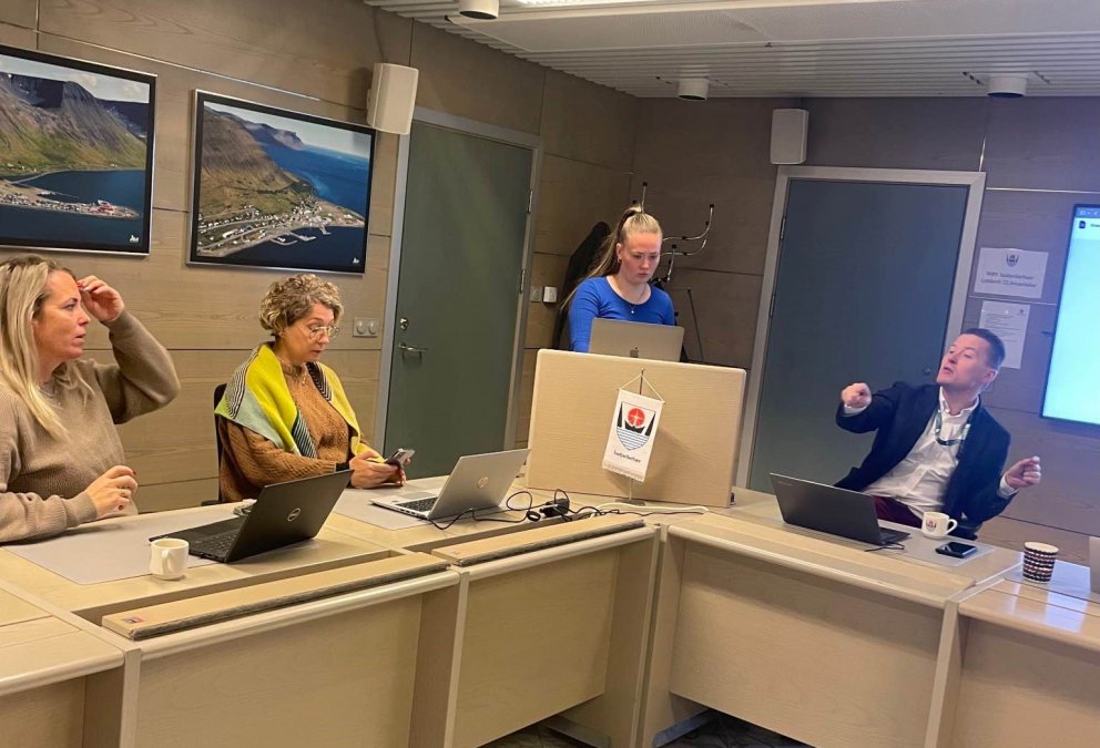 Lilja Borg Jóhannsdóttir mætti til fundar bæjarráðs til að kynna könnun um strætisvagnakerfið í Ísaf…