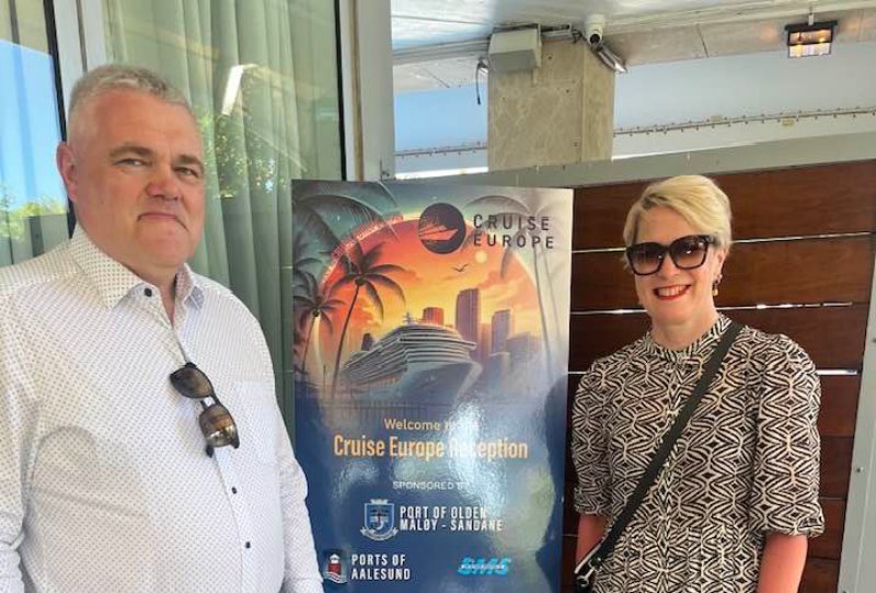 Ég og Hilmar hafnarstjóri Ísafjarðarbæjar mætt í Cruise Europe móttöku.