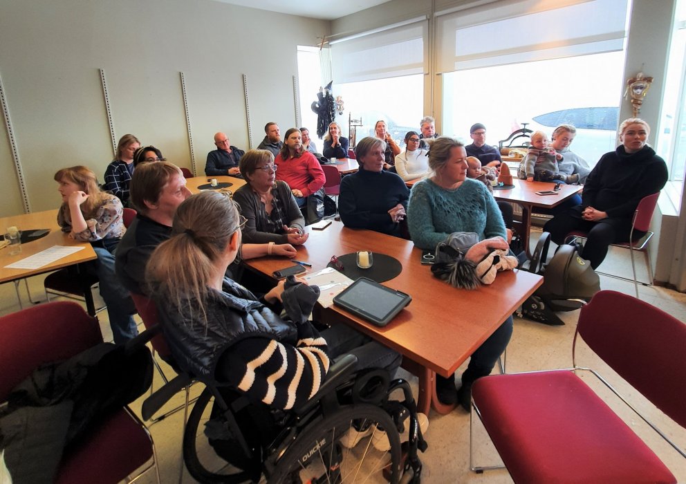 Frá úthlutuninni á Gunnukaffi.