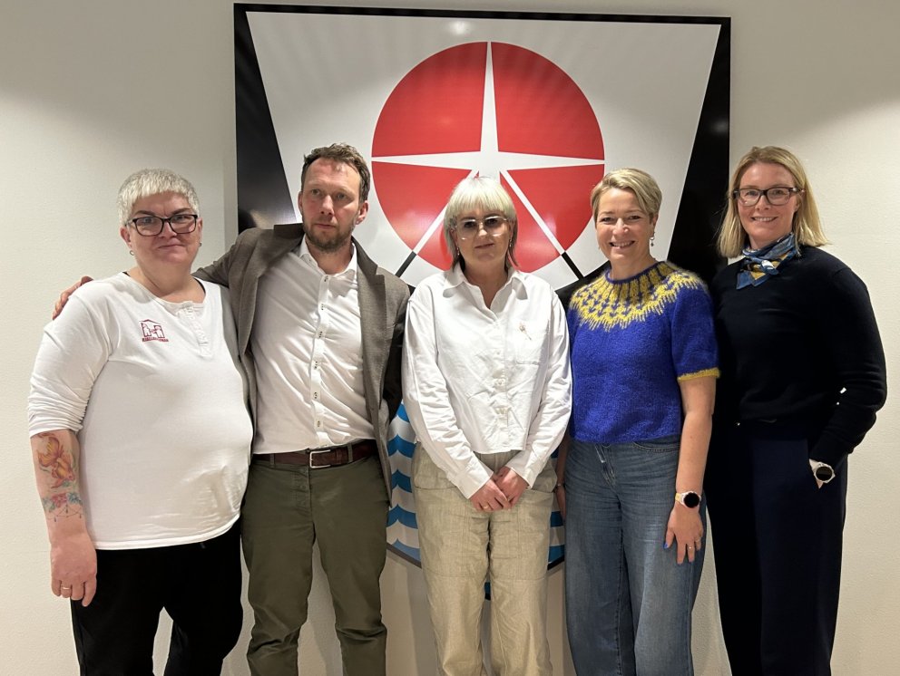 Ingibjörg Einarsdóttir, leikskólastýra á Eyrarskjóli, Bóas Hallgrímsson og Alma Guðmundsdóttir, fram…