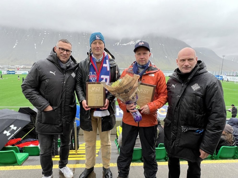 Jörundur Áki Sveinsson, starfandi framkvæmdastjóri KSÍ, Gylfi Ólafsson, formaður bæjarráðs, Svavar Þ…