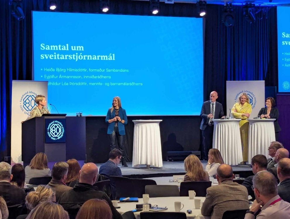 Sigríður Júlía í pontu á landsþingi 2025.