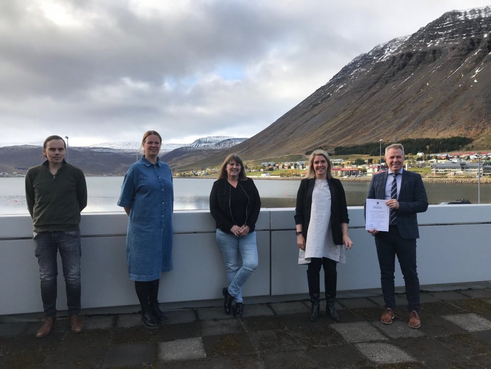 Sviðsstjórar og bæjarstjóri Ísafjarðarbæjar við undirritun viljayfirlýsingarinnar.