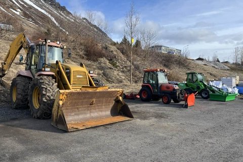 Við þjónustumiðstöðina á Ísafirði.