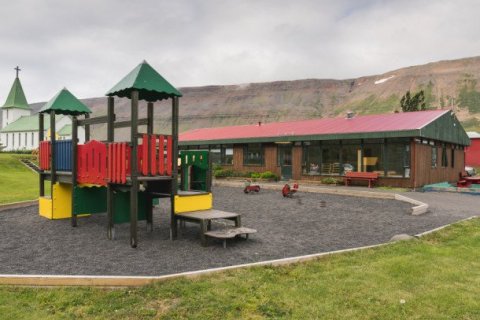 Leikskólinn Tjarnarbær á Suðureyri.