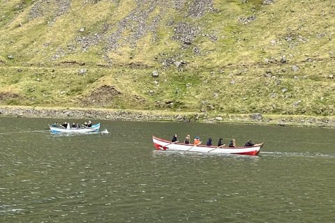 Kappróður á lóninu á Suðureyri.