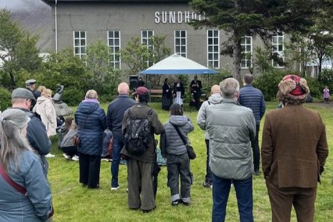 Pikknikktónleikar Hljómóra í Blómagarðinum á 17. júní.