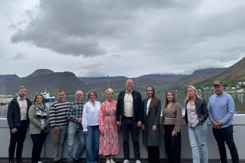 Bæjarfulltrúar og starfsfólk frá Sambandi íslenskra sveitarfélaga.