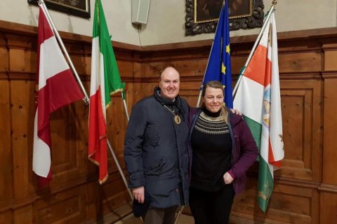 Með Sergio Finato, bæjarstjóranum í Cavalese.