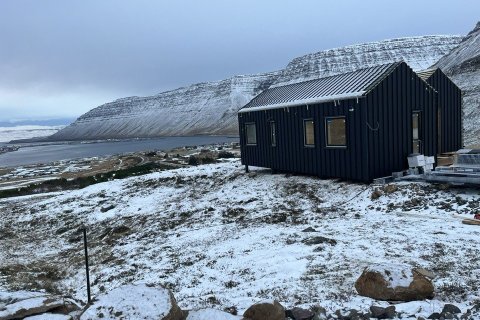 Frístundahús sem eru að rísa á Dagverðardal í Skutulsfirði.