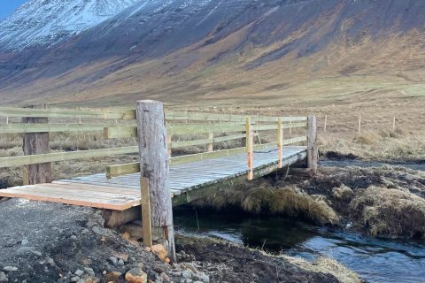 Ný brú í Hnífsdal.