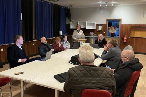 Bæjarstjórnarfundur í Félagsheimilinu í Hnífsdal.