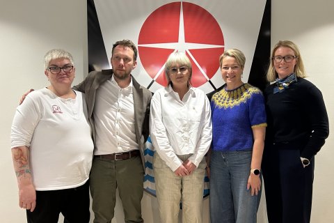 Ingibjörg Einarsdóttir, leikskólastýra á Eyrarskjóli, Bóas Hallgrímsson og Alma Guðmundsdóttir, fram…