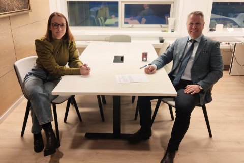 Ásgerður Þorleifsdóttir, formaður HSV, og Birgir Gunnarsson, bæjarstjóri.