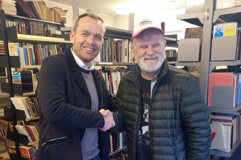 Guðmundur Gunnarsson, bæjarstjóri Ísafjarðarbæjar, og Elfar Logi Hannesson, leikhússtjóri Kómedíulei…